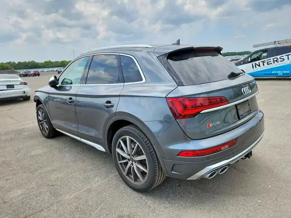 WA1A4AFY6N2107605 2022 AUDI SQ5 - Image 2