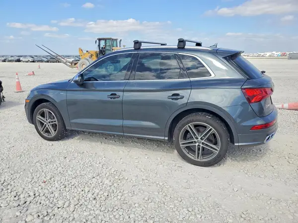 WA1A4AFY7J2045349 2018 AUDI SQ5 - Image 2
