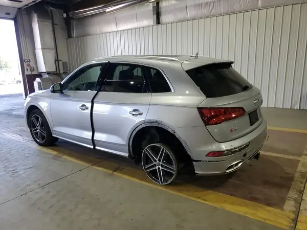 WA1A4AFY7J2157438 2018 AUDI SQ5 - Image 2