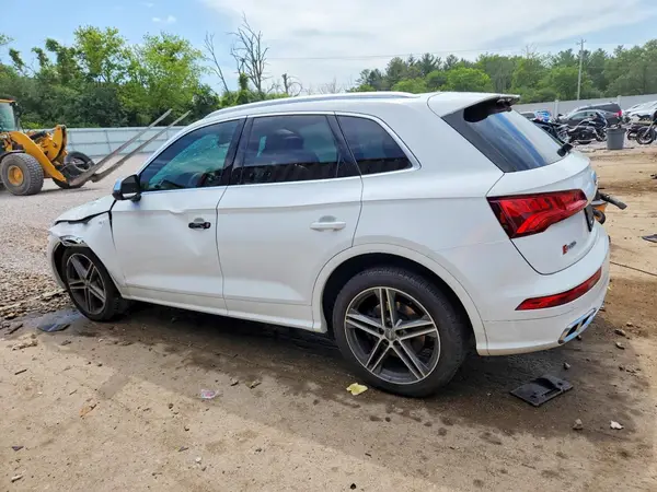 WA1A4AFY7J2203432 2018 AUDI SQ5 - Image 2