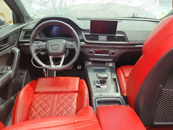 WA1A4AFY7J2203432 2018 AUDI SQ5 - Image 8