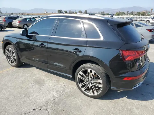WA1A4AFY7J2215919 2018 AUDI SQ5 - Image 2