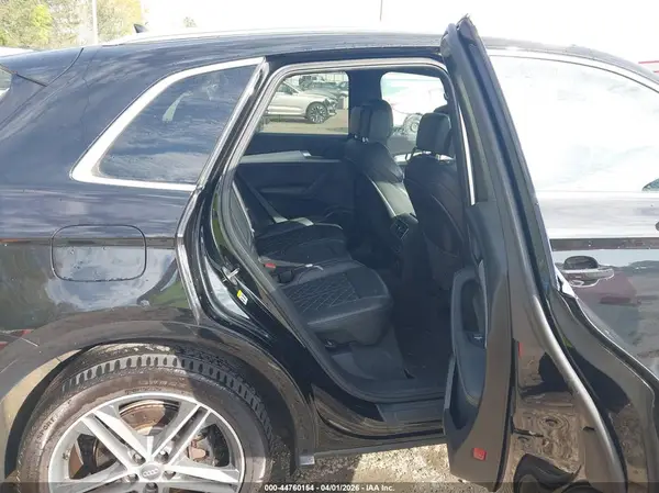 WA1A4AFY7J2220019 2018 AUDI SQ5 - Image 8