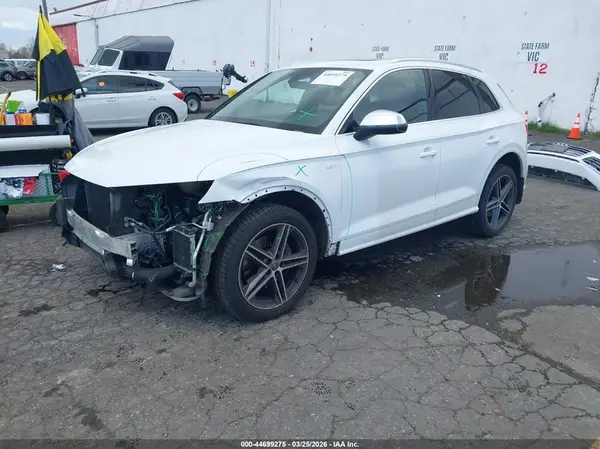 WA1A4AFY7J2221140 2018 AUDI SQ5 - Image 2