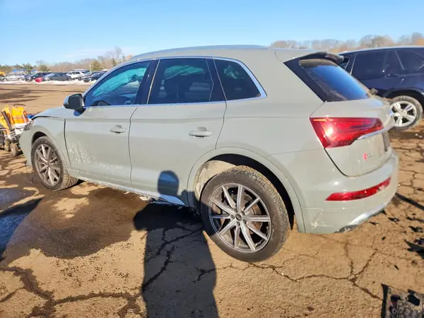 WA1A4AFY7N2046443 2022 AUDI SQ5 - Image 2