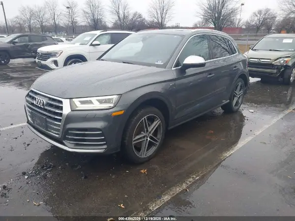 WA1A4AFY8J2033663 2018 AUDI SQ5 - Image 2