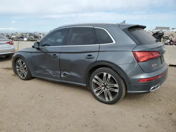 WA1A4AFY8J2040077 2018 AUDI SQ5 - Image 2
