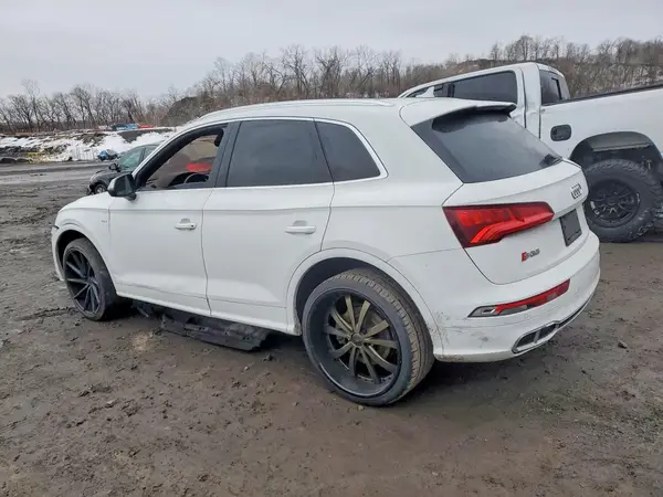 WA1A4AFY8J2046168 2018 AUDI Q5 - Image 2