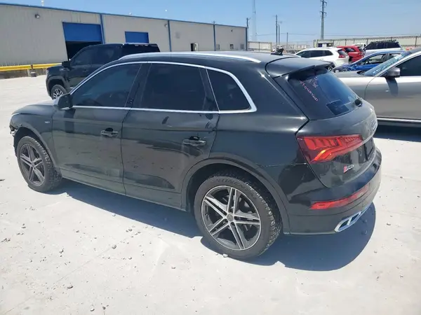 WA1A4AFY8J2057140 2018 AUDI SQ5 - Image 2