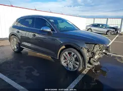 WA1A4AFY8J2081289 2018 AUDI SQ5