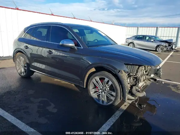 WA1A4AFY8J2081289 2018 AUDI SQ5 - Image 1