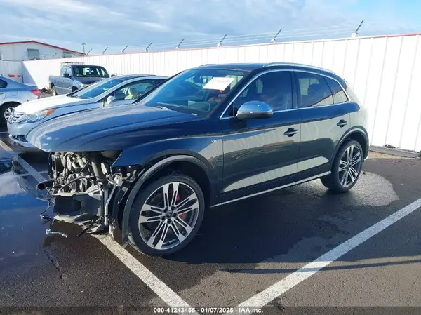WA1A4AFY8J2081289 2018 AUDI SQ5 - Image 2
