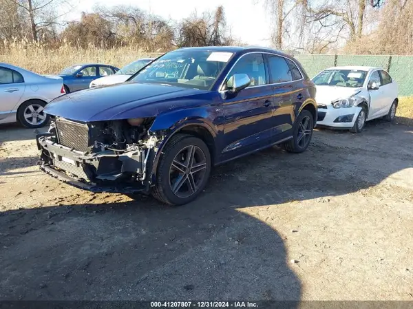 WA1A4AFY8J2104618 2018 AUDI SQ5 - Image 2