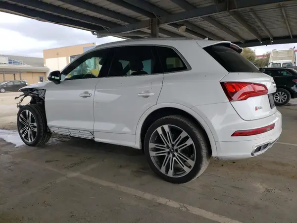 WA1A4AFY8J2111651 2018 AUDI SQ5 - Image 2