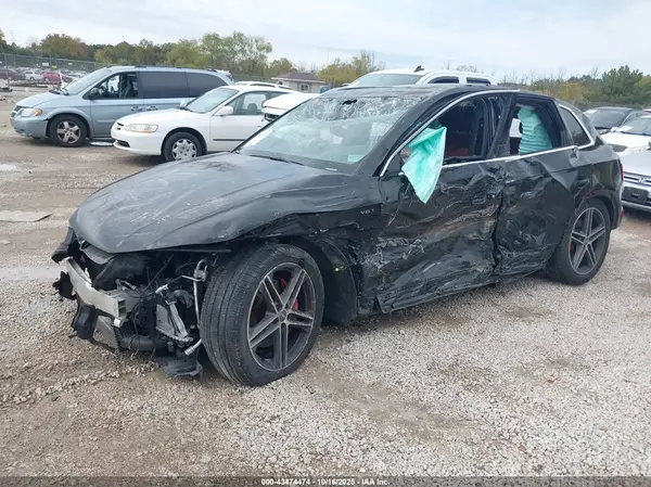 WA1A4AFY8J2158694 2018 AUDI SQ5 - Image 2