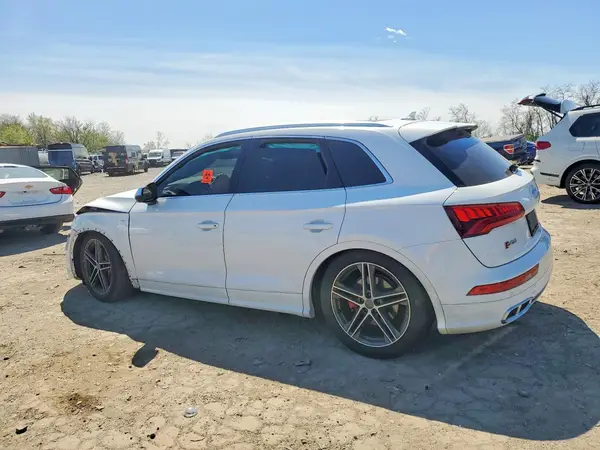 WA1A4AFY8J2209983 2018 AUDI SQ5 - Image 2