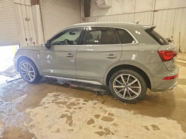WA1A4AFY8M2046823 2021 AUDI SQ5 - Image 2
