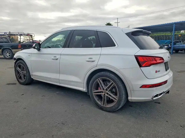WA1A4AFY9J2025202 2018 AUDI SQ5 - Image 2