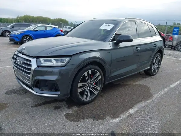 WA1A4AFY9J2063237 2018 AUDI SQ5 - Image 2