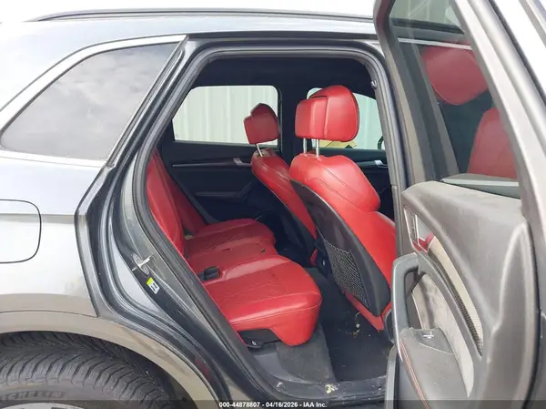 WA1A4AFY9J2063237 2018 AUDI SQ5 - Image 8