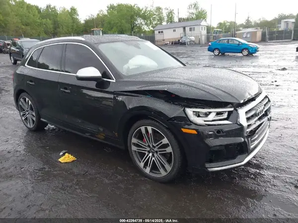 WA1A4AFY9J2068874 2018 AUDI SQ5 - Image 1