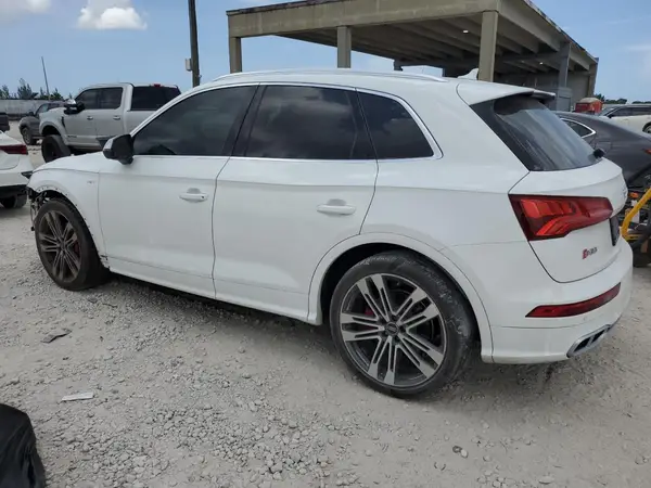 WA1A4AFY9J2153942 2018 AUDI SQ5 - Image 2