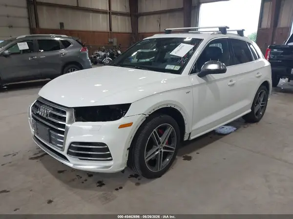 WA1A4AFY9J2212505 2018 AUDI SQ5 - Image 2