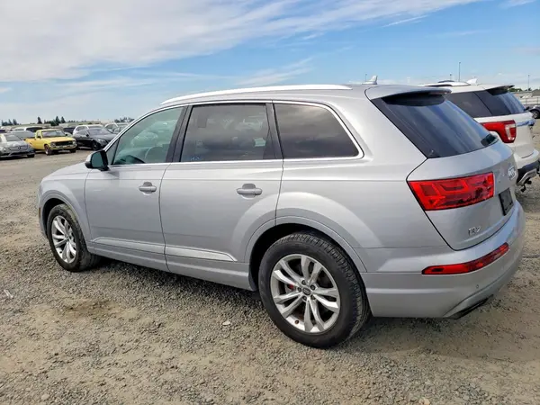 WA1AAAF70HD003930 2017 AUDI Q7 - Image 2