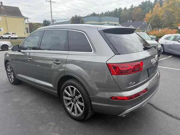 WA1AAAF70HD055784 2017 AUDI Q7 - Image 2