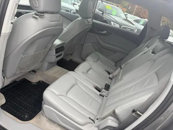 WA1AAAF70HD055784 2017 AUDI Q7 - Image 8