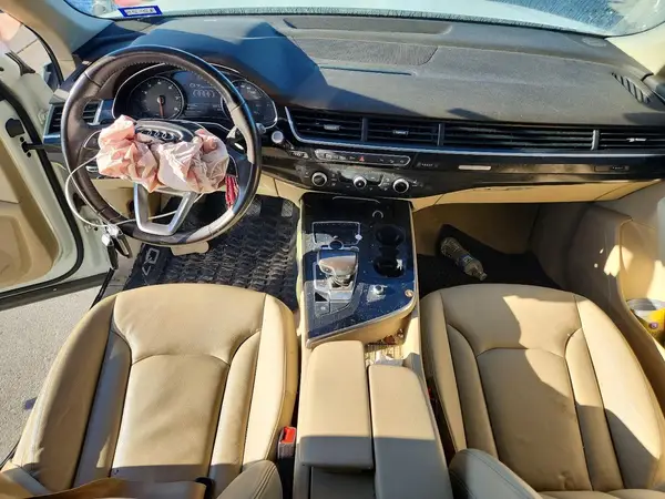 WA1AAAF70KD025191 2019 AUDI Q7 - Image 8