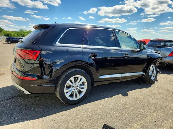 WA1AAAF70KD028575 2019 AUDI Q7 - Image 2