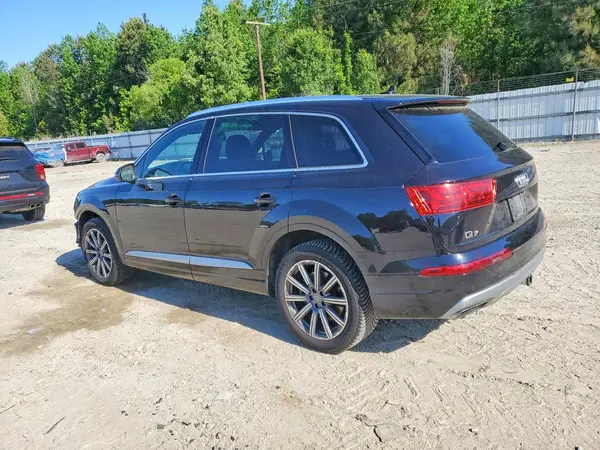 WA1AAAF70KD046719 2019 AUDI Q7 - Image 2