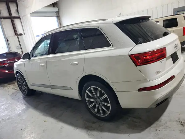 WA1AAAF71HD055065 2017 AUDI Q7 - Image 2
