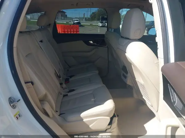 WA1AAAF71JD005031 2018 AUDI Q7 - Image 8
