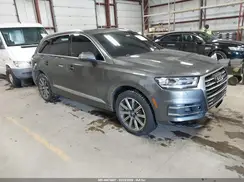 WA1AAAF71KD008805 2019 AUDI Q7