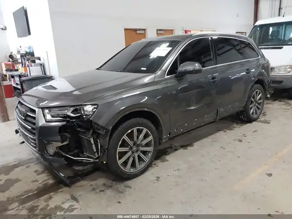 WA1AAAF71KD008805 2019 AUDI Q7 - Image 2