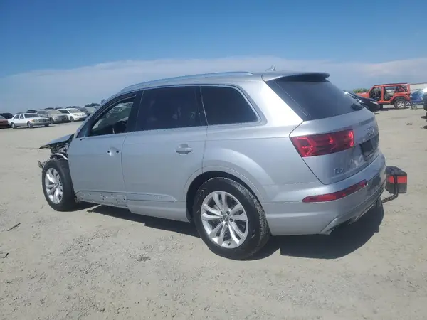 WA1AAAF71KD031811 2019 AUDI Q7 - Image 2