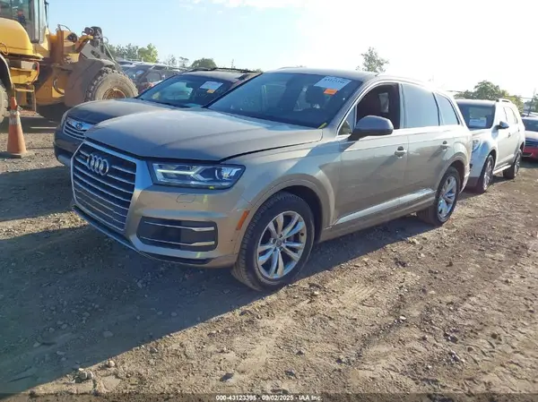 WA1AAAF72HD008577 2017 AUDI Q7 - Image 2