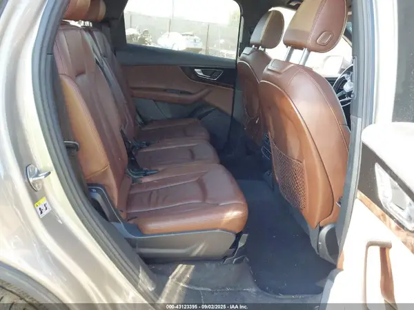WA1AAAF72HD008577 2017 AUDI Q7 - Image 8