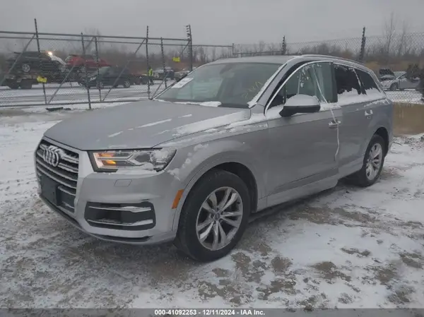 WA1AAAF72HD010698 2017 AUDI Q7 - Image 2