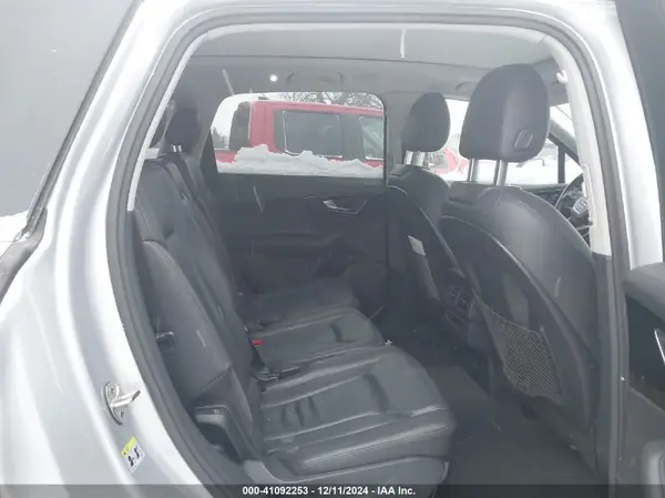 WA1AAAF72HD010698 2017 AUDI Q7 - Image 8
