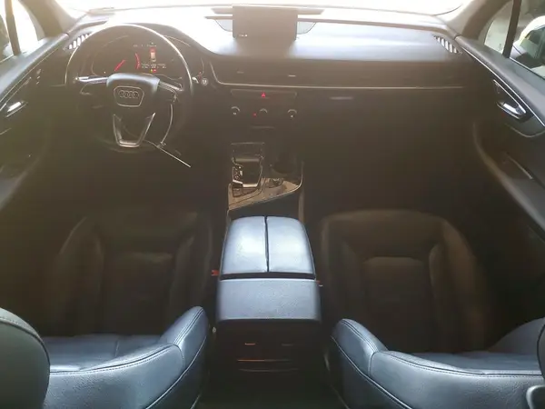 WA1AAAF72HD013228 2017 AUDI Q7 - Image 8