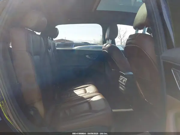 WA1AAAF72HD034032 2017 AUDI Q7 - Image 8