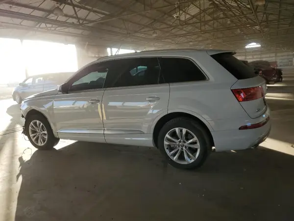 WA1AAAF72KD003418 2019 AUDI Q7 - Image 2