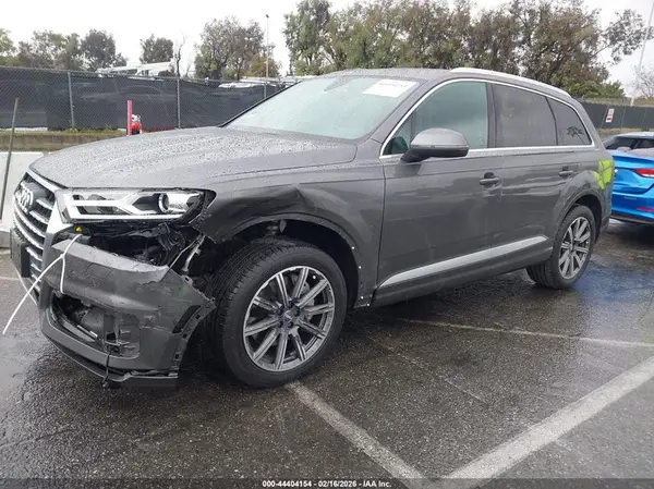 WA1AAAF72KD033129 2019 AUDI Q7 - Image 2