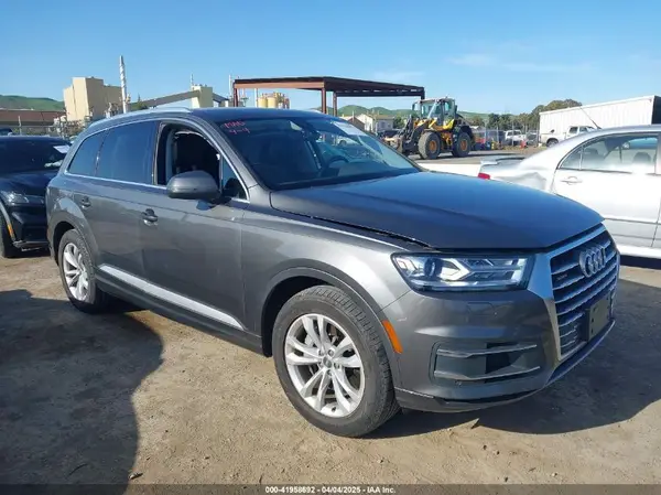 WA1AAAF72KD035141 2019 AUDI Q7 - Image 1