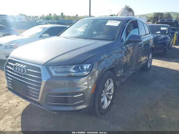 WA1AAAF72KD035141 2019 AUDI Q7 - Image 2