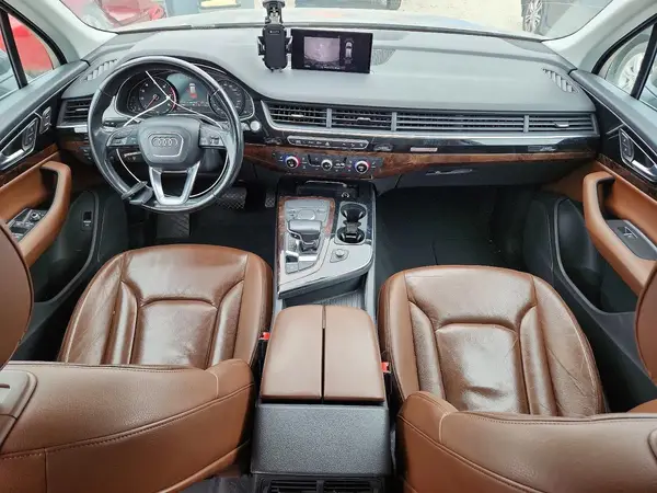 WA1AAAF73HD025520 2017 AUDI Q7 - Image 8