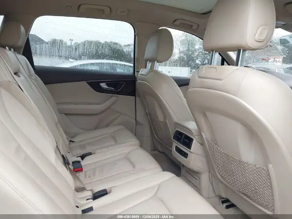 WA1AAAF73HD034458 2017 AUDI Q7 - Image 8